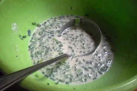Блинчики с зелёным луком и яйцом: шаг 4