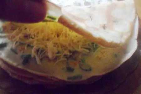 Блинчики с зелёным луком и яйцом: шаг 7