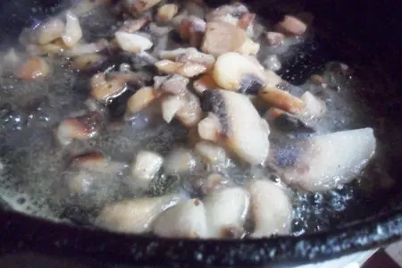 Паста с мясным фаршем и грибами: шаг 1