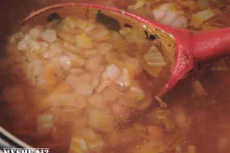 Чечевичная похлебка с копченым цыпленком и каперсами: шаг 8
