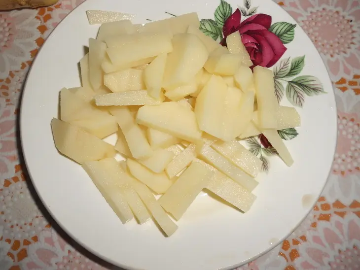 Чечевичный суп с овощами и мясными шариками: шаг 3