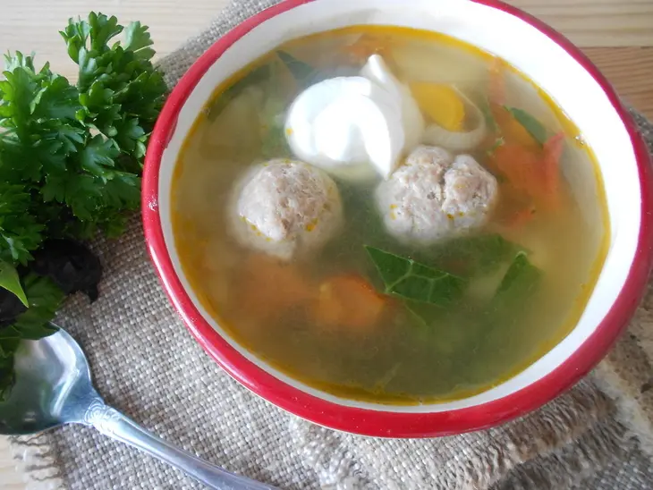 Чечевичный суп с овощами и мясными шариками: шаг 9