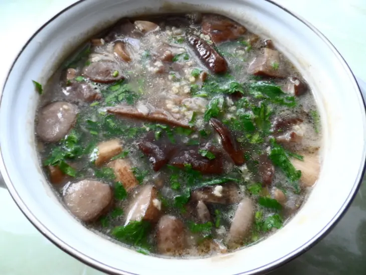 Деревенская похлёбка с пшеном и лесными грибами: шаг 6