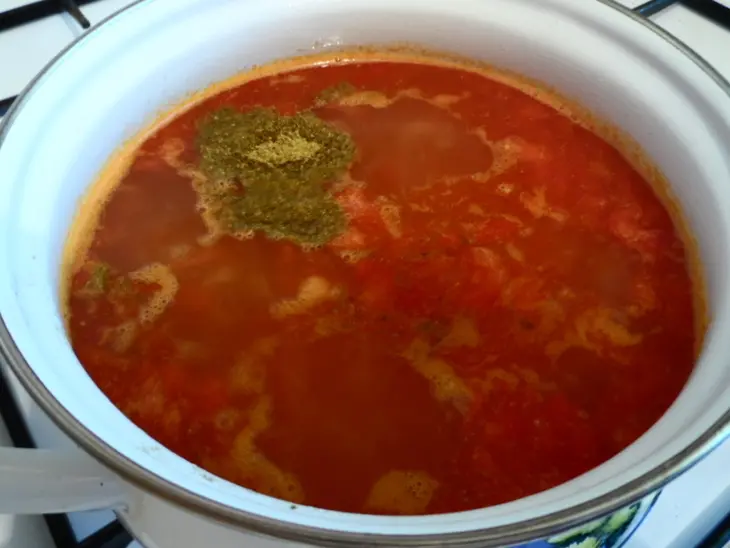 Томатный суп с рисом и куриными потрошками: шаг 5