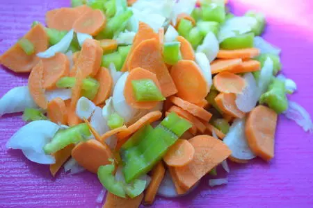 Куриный суп с цукини и шампиньонами: шаг 1