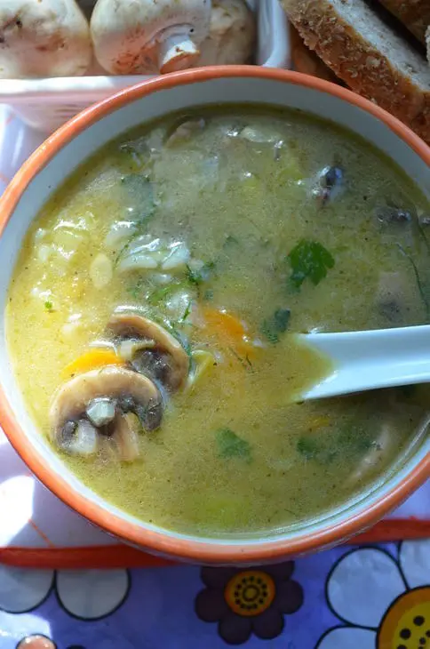 Куриный суп с цукини и шампиньонами: шаг 6