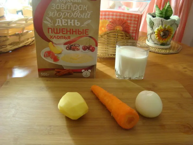 Молочный картофельный суп с пшёнными хлопьями: шаг 1