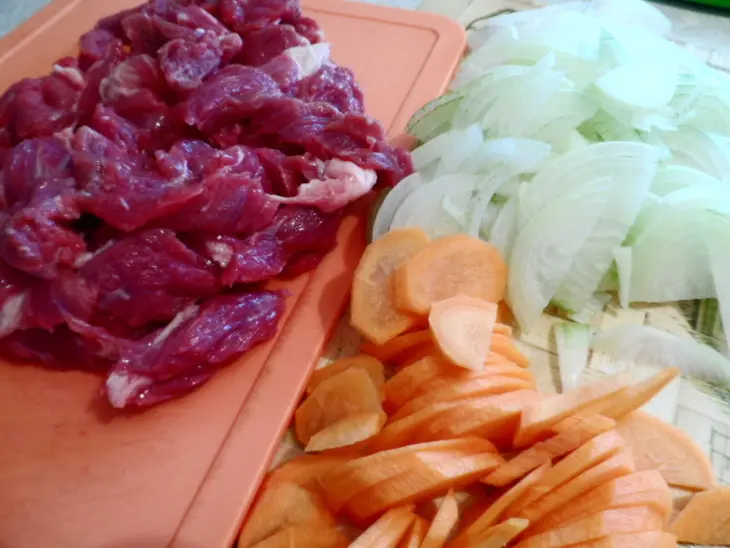 Плов с гречневой крупой, телятиной и сушёными грибами: шаг 3