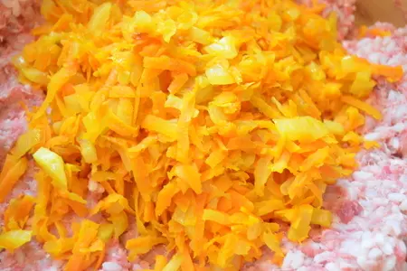 Перец фаршированный бараниной и рисом: шаг 4