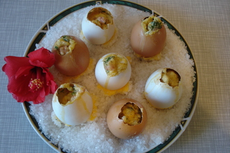 Яйца с зеленью,в скорлупе: шаг 6