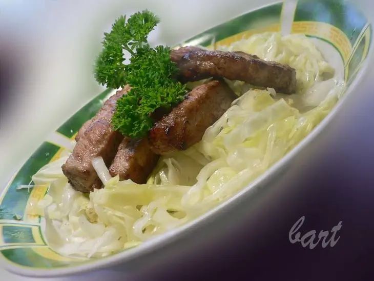 Салатик с мясом по-пекински.: шаг 1