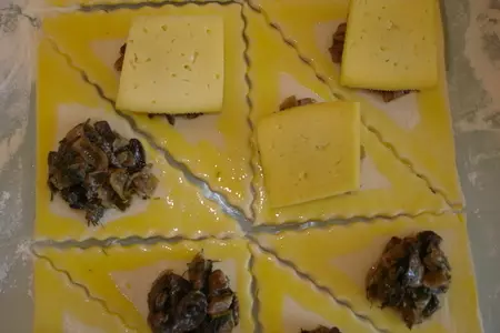 Закусочные пирожки с грибами и сыром: шаг 2