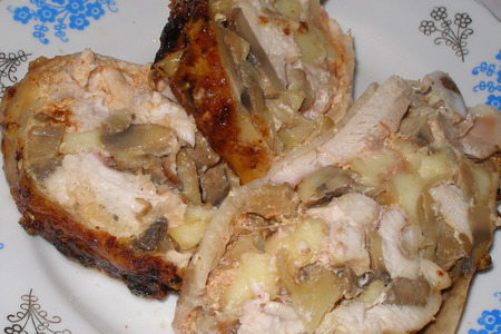 Курица фаршированная грибочками и сыром (без костей)вариант: шаг 7