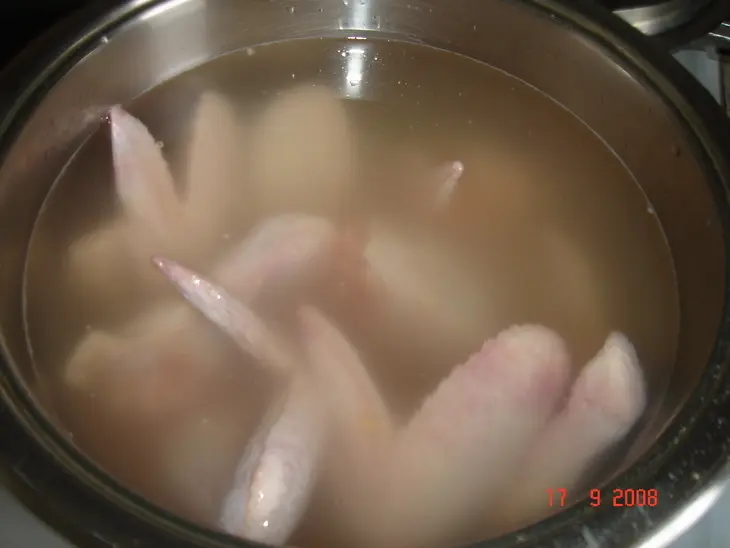 Гороховый суп с куринными крылышками: шаг 1