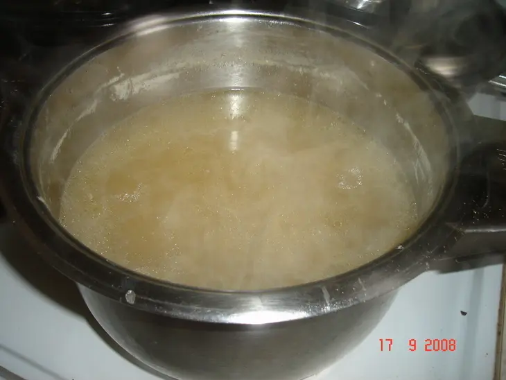 Гороховый суп с куринными крылышками: шаг 3
