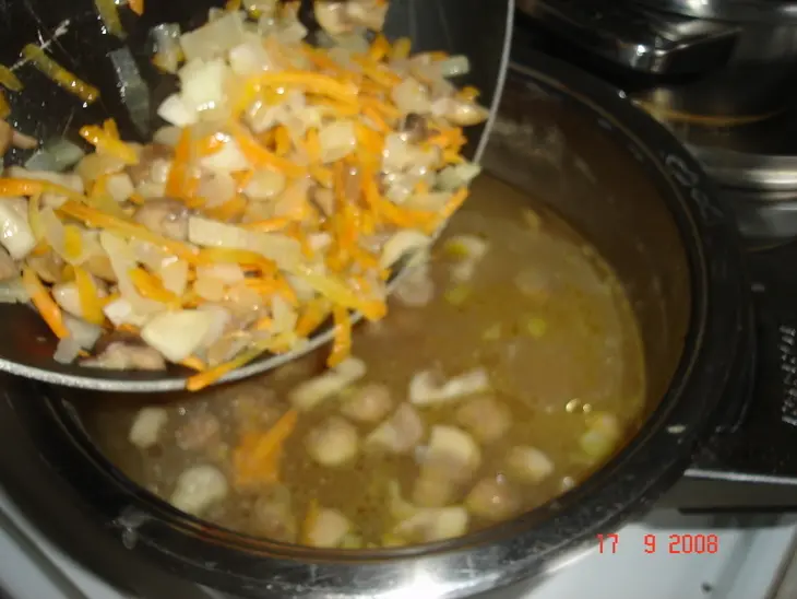 Гороховый суп с куринными крылышками: шаг 6