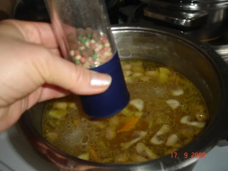 Гороховый суп с куринными крылышками: шаг 7