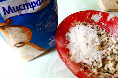 Салат с рисом "янтарь" и печенью трески: шаг 3
