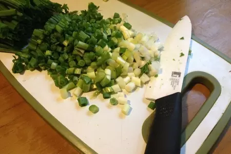 Пирог с зелёным луком от ю. высоцкой: шаг 1