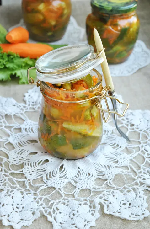 Пикантный салат в корейском стиле из огурцов и моркови на зиму: шаг 7
