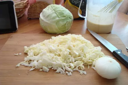 Блины фаршированные капустой, запечённые в сметане: шаг 4