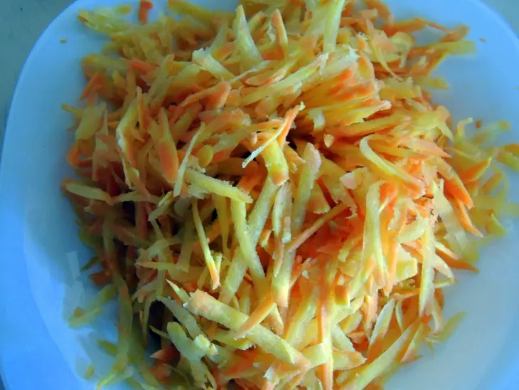 Гречка с овощами и курицей в мультиварке: шаг 1