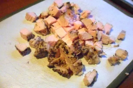 Салат с индейкой, фасолью и болгарским перцем: шаг 2