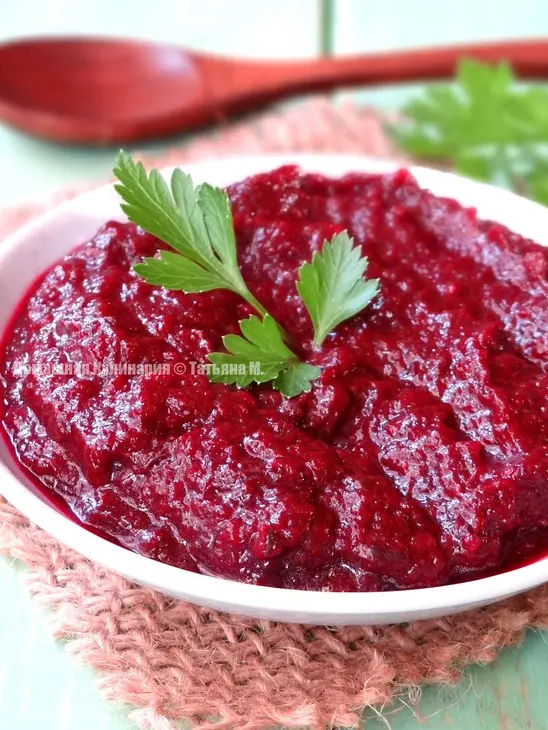 Икра свекольная с хреном и чесноком: шаг 3