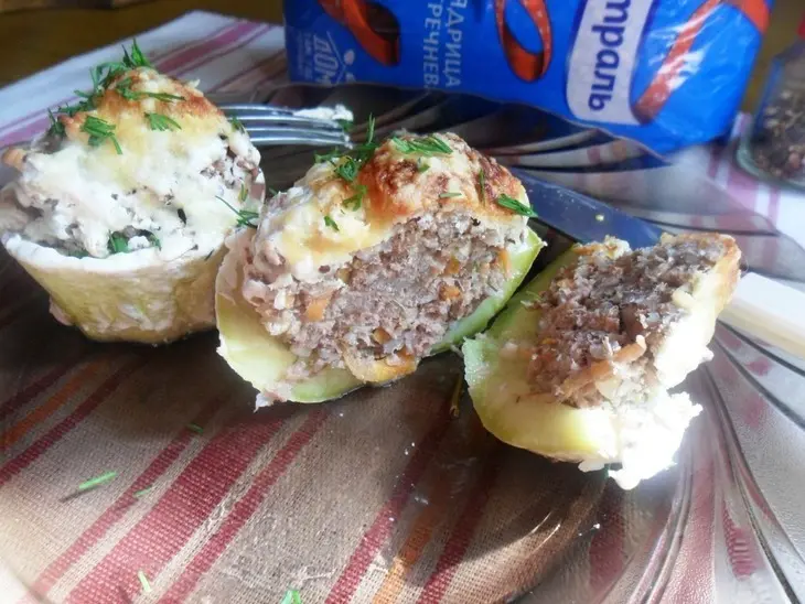 Кабачки с гречкой и фаршем: шаг 7
