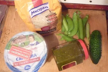 Cалат с рисом и свежим горошком: шаг 1