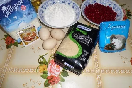 Пирог с творогом и красной смородиной: шаг 1