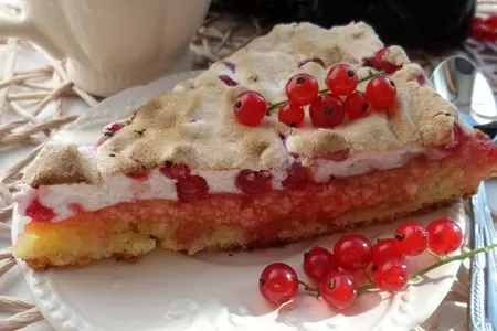 Пирог с творогом и красной смородиной: шаг 9