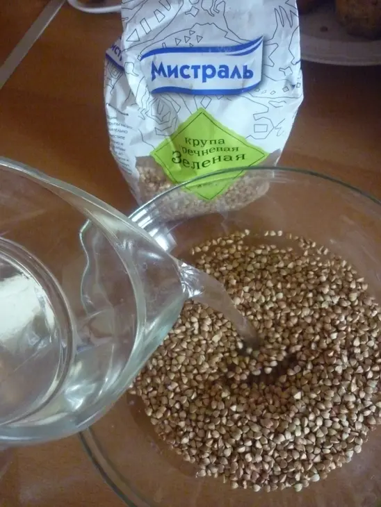 Творожно-зелёногречневые вафли: шаг 1