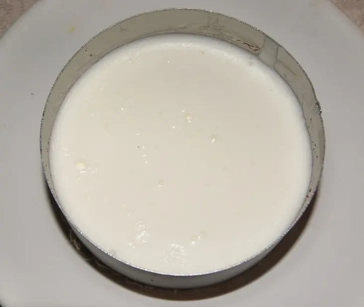 Вафельный торт с мороженым: шаг 3