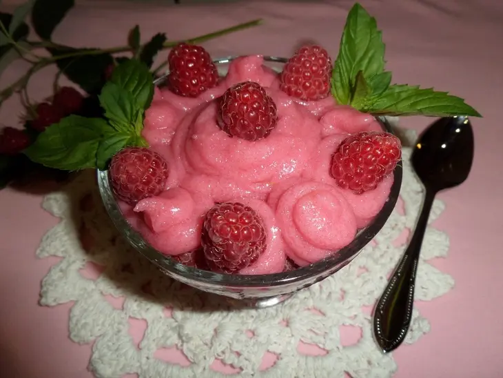 Малиновый мусс с манной крупой: шаг 11