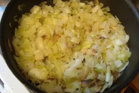 Заливной пирог с капустой, кубанским рисом, грибами и перепелиными яйцами: шаг 4