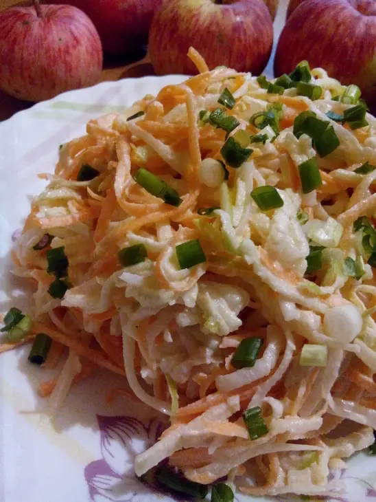 Салат из моркови, дайкона и яблока: шаг 5