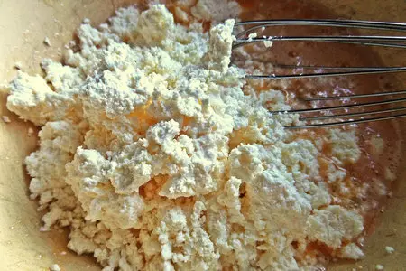 Творожная запеканка с бананом и яблоком: шаг 2
