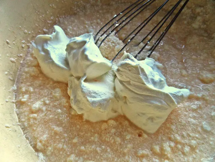 Творожная запеканка с бананом и яблоком: шаг 3