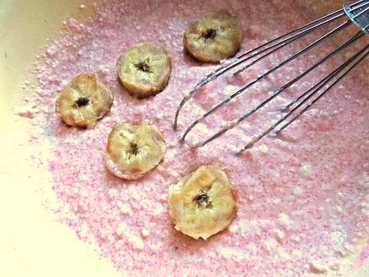 Творожная запеканка с бананом и яблоком: шаг 5