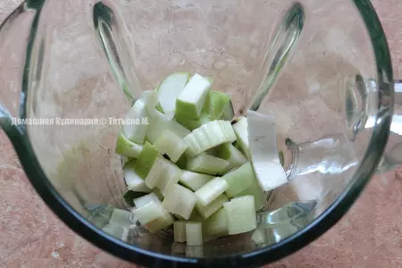 Фреш с огурцом и яблоком: шаг 1
