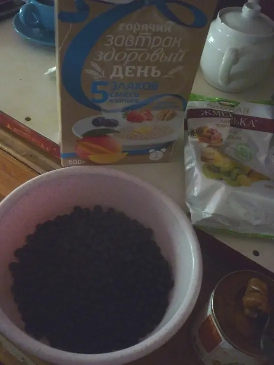Десерт ягодный с хлопьями: шаг 1