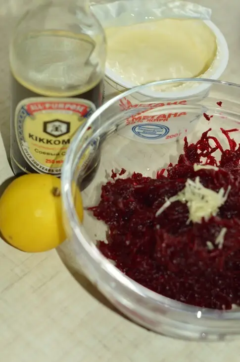 Салат из свеклы с козьим сыром и курицей: шаг 3