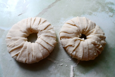 Кольца ананасов в слоёном тесте: шаг 2