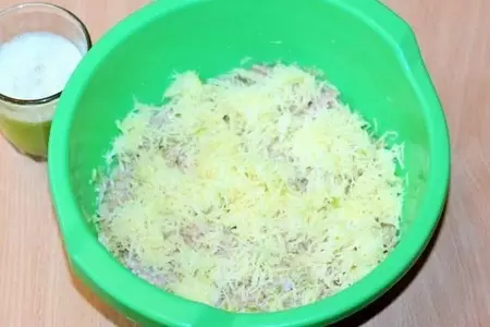 Кабачковые зразы с начинкой: шаг 4