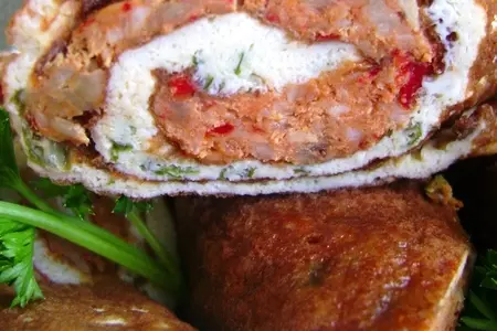 Яичные паровые рулеты с пикантной начинкой: шаг 6