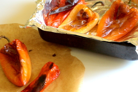 Фрикадельки с сальсой из запеченных перцев и картофель с пармезановой корочкой: шаг 1