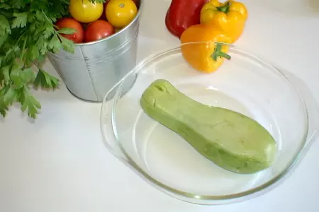Фрикадельки с сальсой из запеченных перцев и картофель с пармезановой корочкой: шаг 2