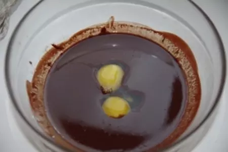 Брауни с черной смородиной: шаг 3