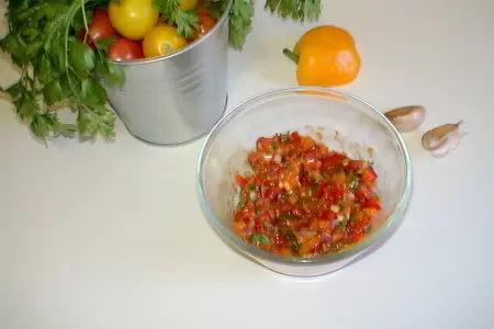 Фрикадельки с сальсой из запеченных перцев и картофель с пармезановой корочкой: шаг 8